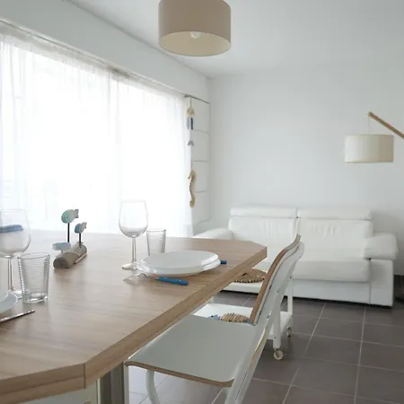 Proche Quartier Des Presidents - 2 Personnes