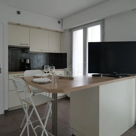 Proche Quartier Des Presidents - 2 Personnes Lägenhet