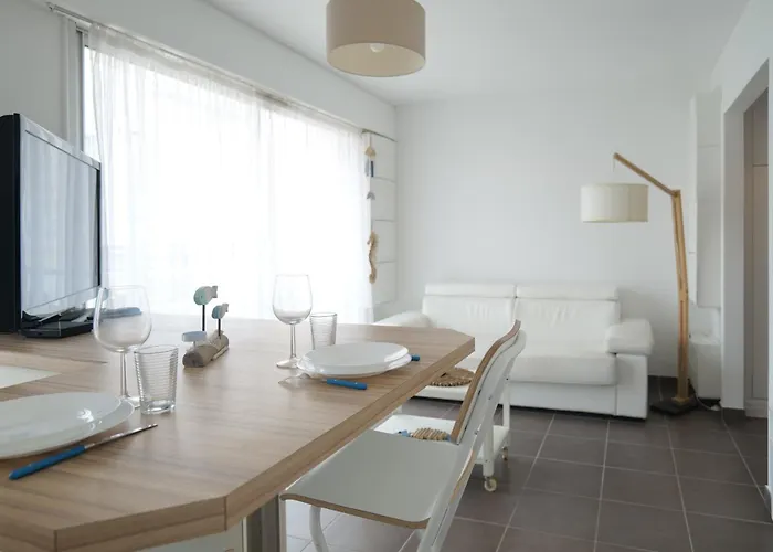 Proche Quartier Des Presidents - 2 Personnes