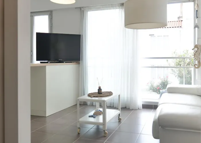 Proche Quartier Des Presidents - 2 Personnes