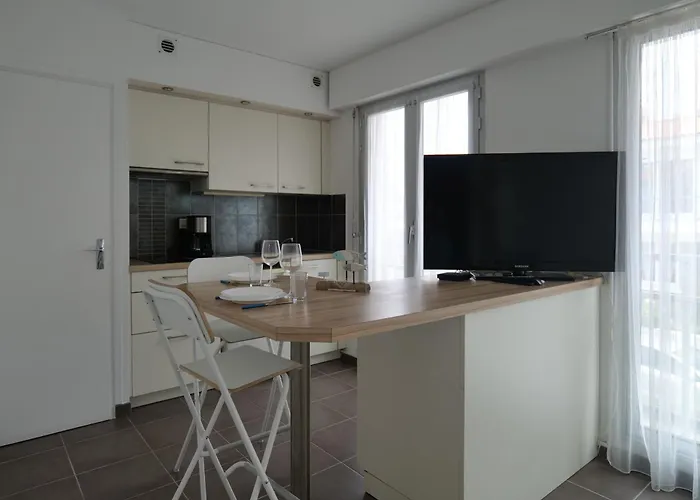 Proche Quartier Des Presidents - 2 Personnes דירה